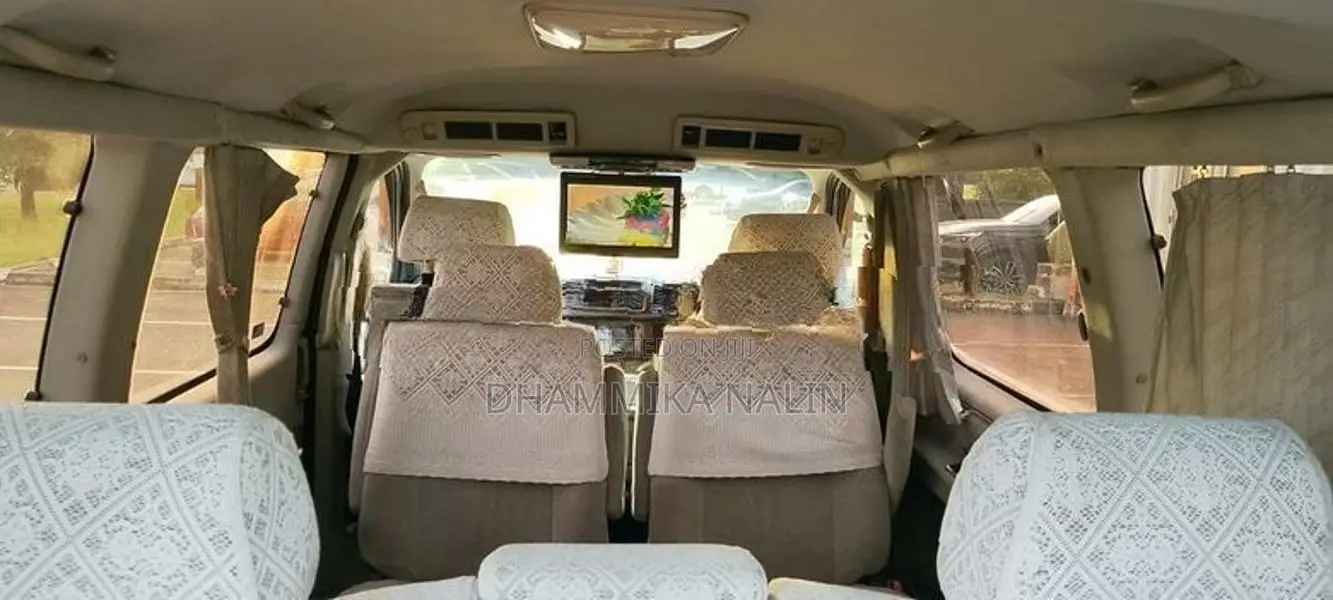 Toyota Regius 2002
