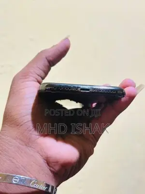 Apple iPhone X (Used)