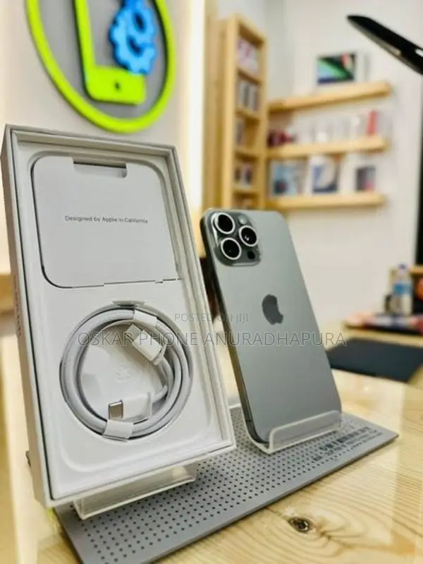 Apple iPhone 15 Pro Max 256GB (Used)