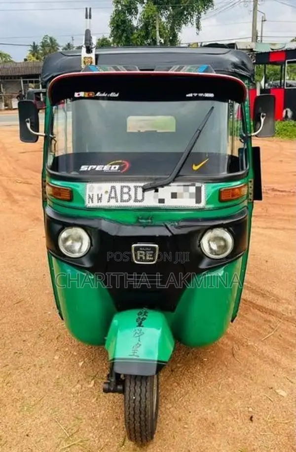Bajaj RE 2015