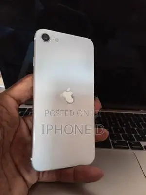 Apple iPhone SE 2 128GB (Used)