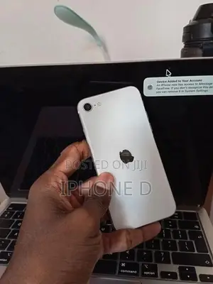 Apple iPhone SE 2 128GB (Used)