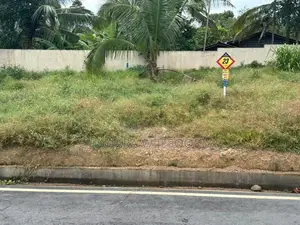 කඩවත - ගෝනහේන, වටිනා බිම් කොටසක්