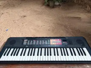 Ymaha PSR-F51 61 Key Electric Keybord