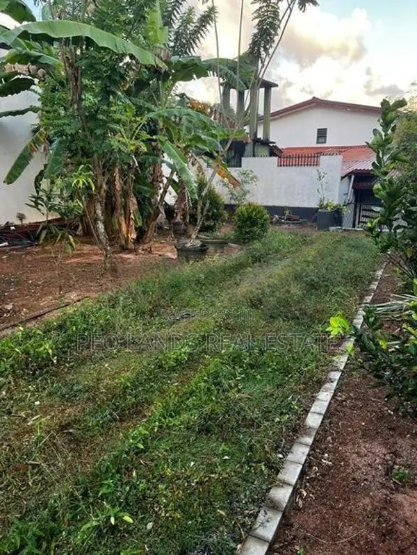 (ML240) 9 Perch Land for Sale in Homagama