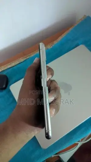 Apple iPhone XS (Used)