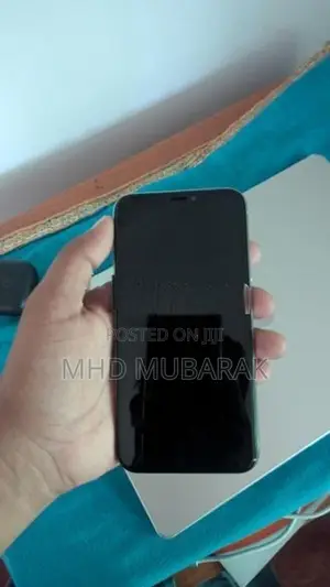 Apple iPhone XS (Used)
