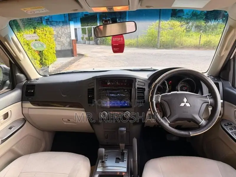 Mitsubishi Montero 2013