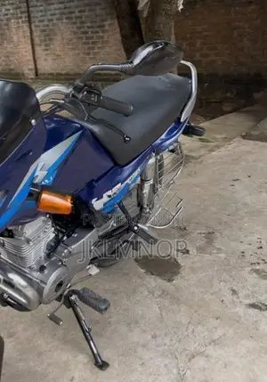 Bajaj Caliber 2008