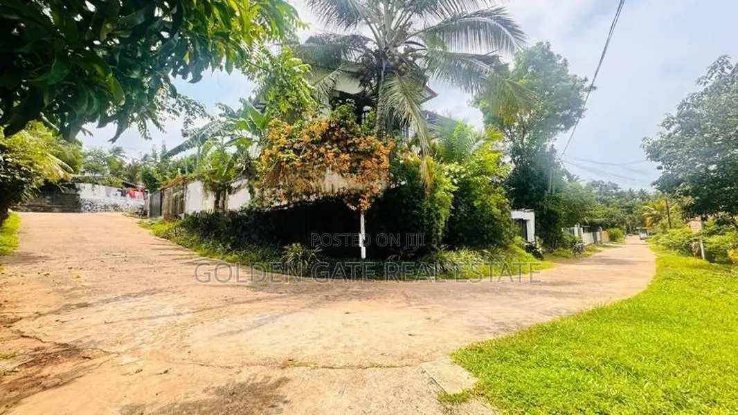 Super Elegant Two Storey House for Sale in Kadawatha