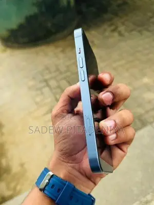 Apple iPhone 14 (Used)