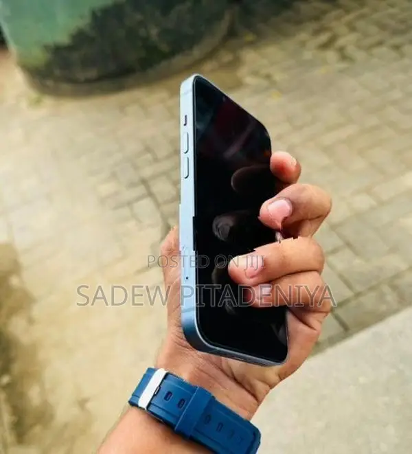 Apple iPhone 14 (Used)