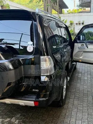 Mitsubishi Montero 2013