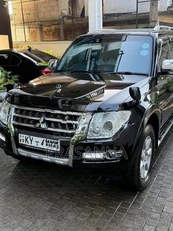 Mitsubishi Montero 2013