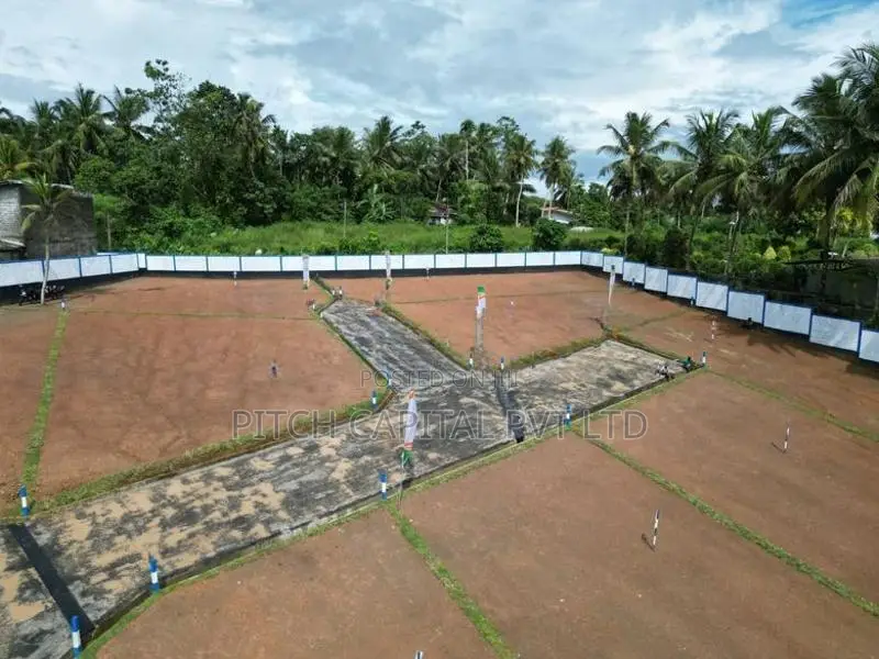 Bandaragama උයන්වත්තෙන් සුන්දර වැවකට මුහුණලා අගනා බිම්කොටස් විකිණීමට