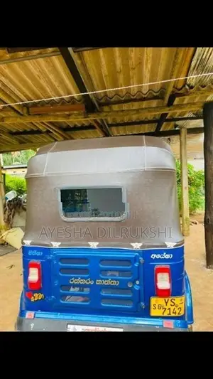 Bajaj RE 2011