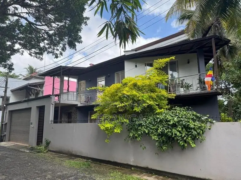 Modern 5-Bedroom House for Sale Near Thalawathugoda
