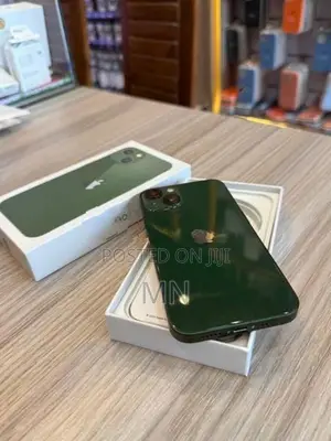 Apple iPhone 13 128GB (Used)