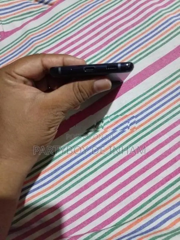 Samsung Galaxy S20FE (Used)