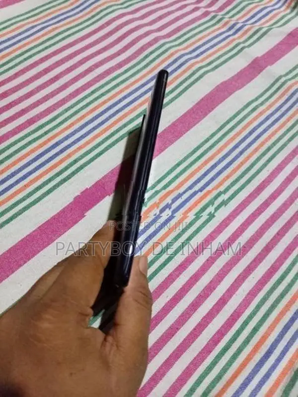 Samsung Galaxy S20FE (Used)