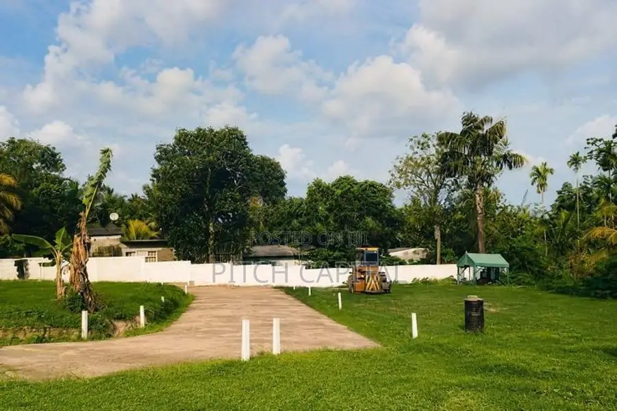 කහතුඩුව අධිවේගීමාර්ගයට ලගින් සුන්දර වෙල්යායකට මායිම්ව ඉඩමක් විකිණීමට ඇ