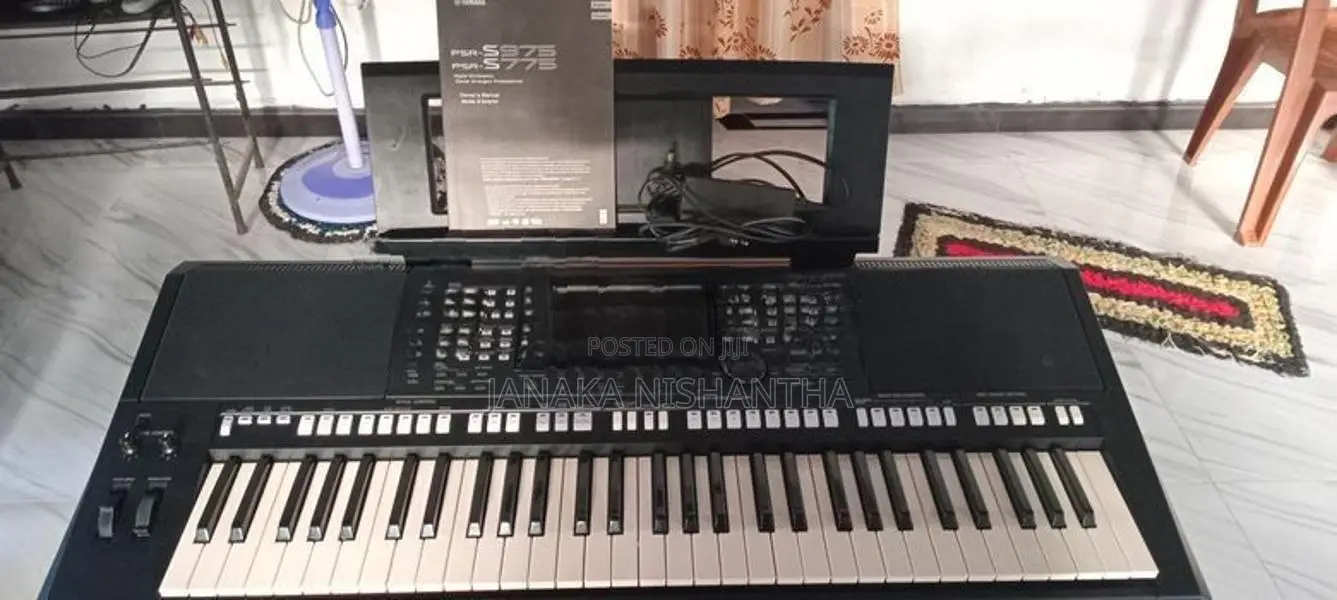 Yamaha PSR 775