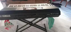 Yamaha PSR 775