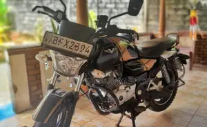 Bajaj V15 2016