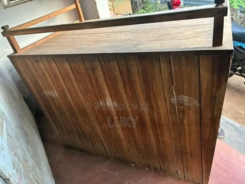 Cashier Table