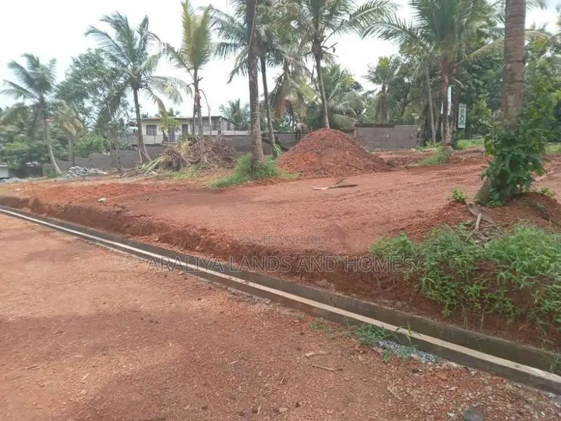 Land for Sale in Close to Kahathuduwa
