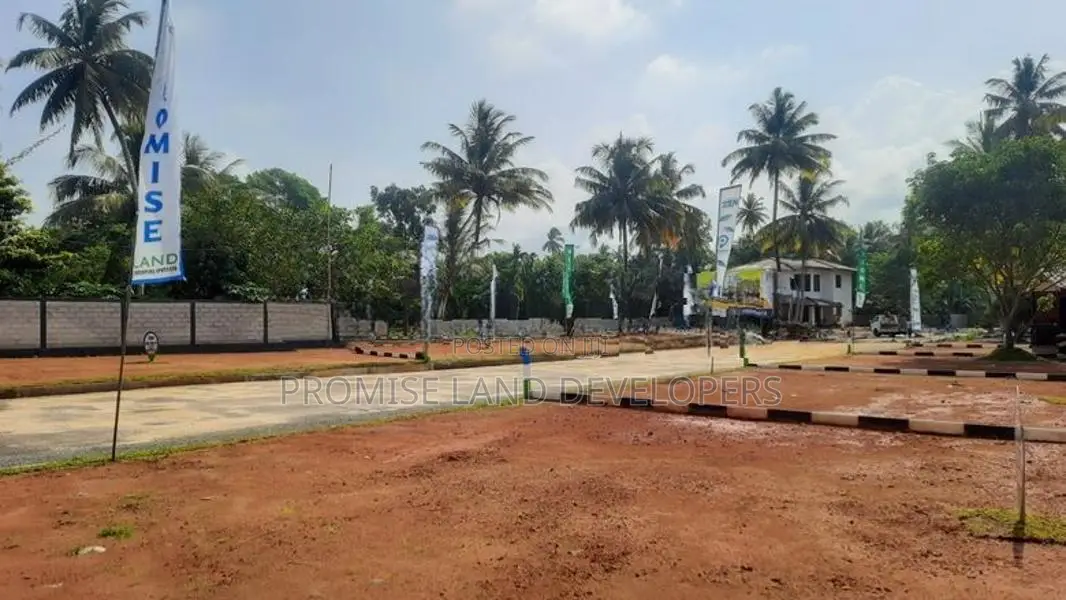 Lands in Wadduwa Thalpitiya for Sale
