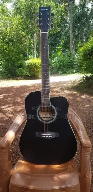 Suzuki Acoustic Guitar