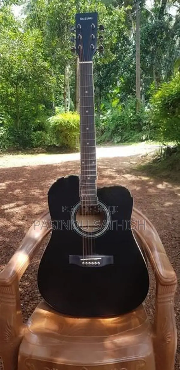 Suzuki Acoustic Guitar