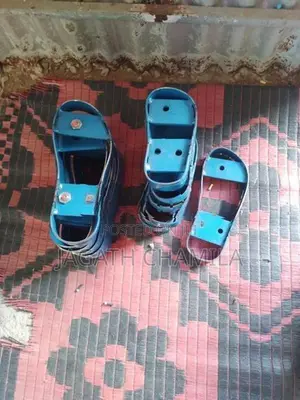 රබර් සෙරෙප්පූ නිෂ්පාදනය සදහා මැෂිමක්