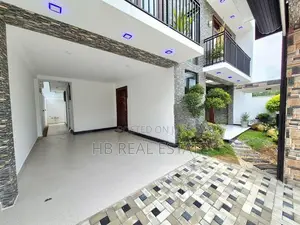 Architecture Designed Luxury Three Storey House Kahathuduwa