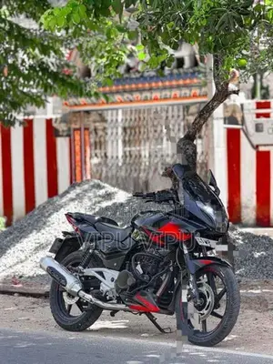 Bajaj Pulsar 220F 2010