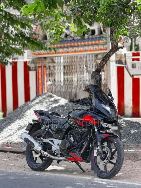 Bajaj Pulsar 220F 2010