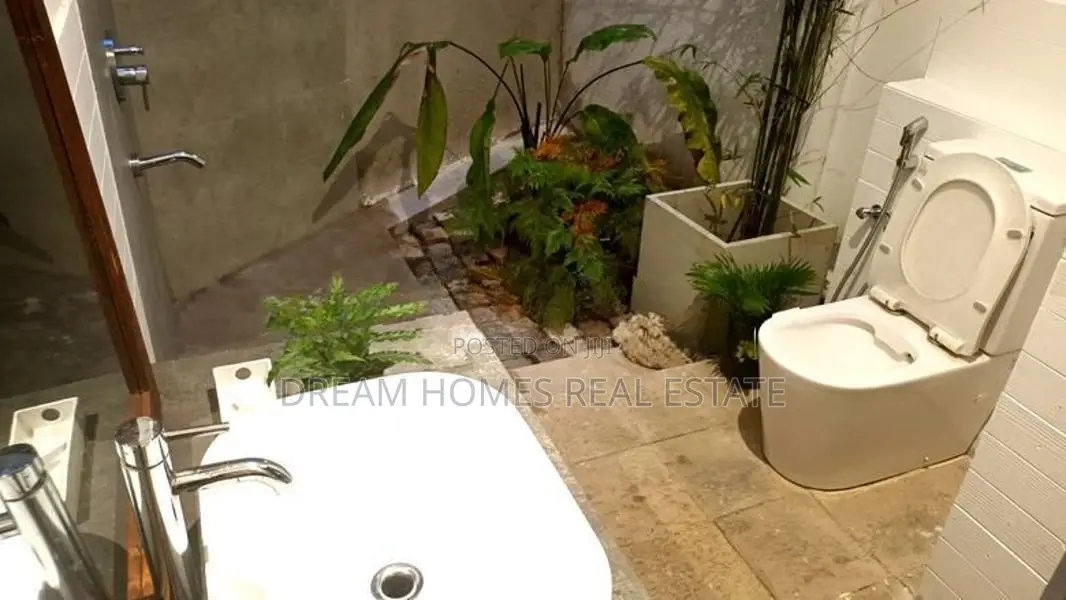 Brand New Lakefront Home for Sale in Nugegoda