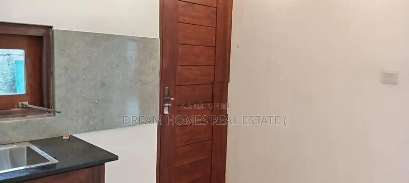 Modern Family Home for Sale – 6km to Athurugiriya Town