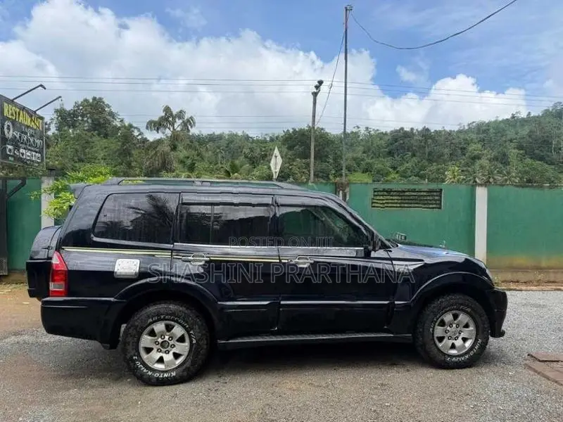 Mitsubishi Montero 2007