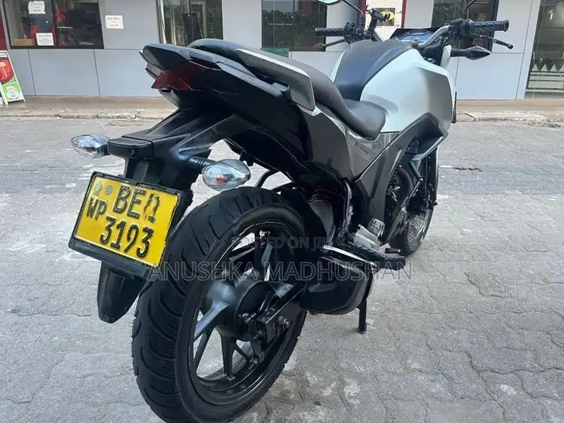 Honda CB Hornet 2017