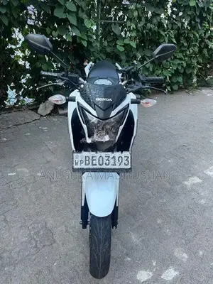 Honda CB Hornet 2017
