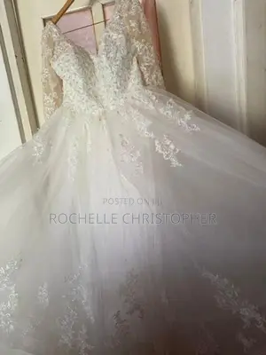 PRE-LOVED ITALIAN DESIGNER BRIDAL GOWN