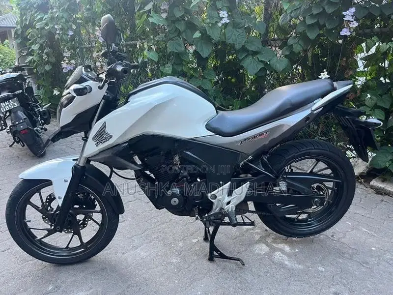Honda CB Hornet 2017