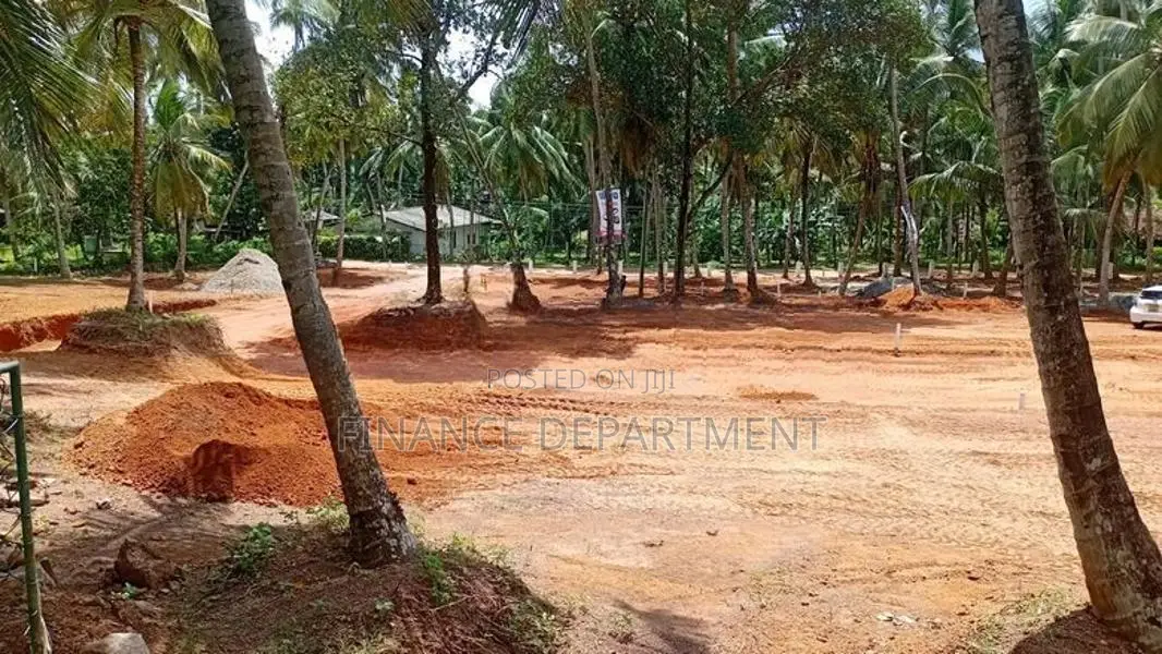 Land for Sale in Kandana Dolahena Road Luxury