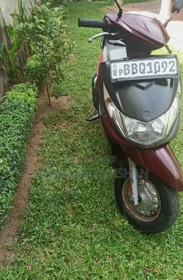 Yamaha Ray 2015