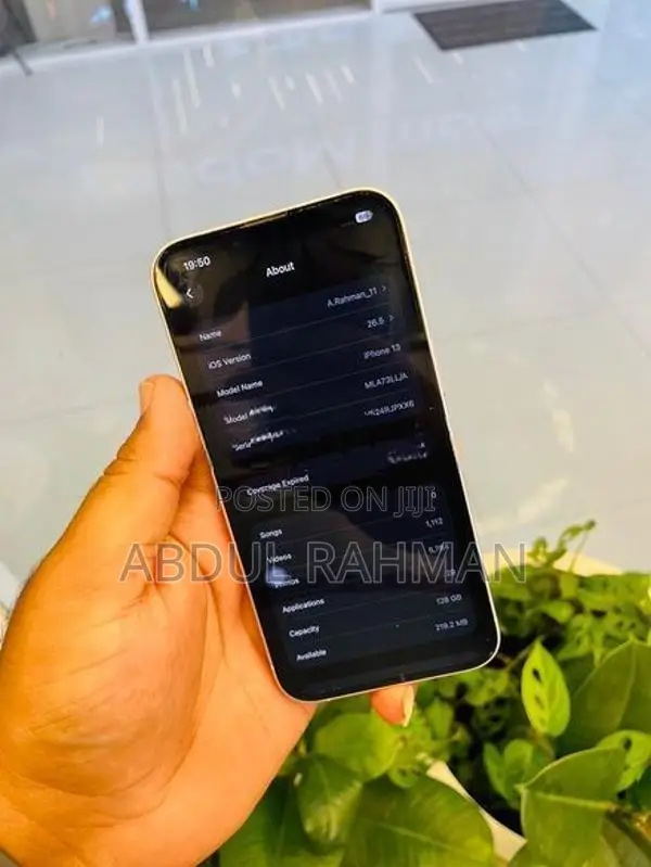 Apple iPhone 13 (Used)