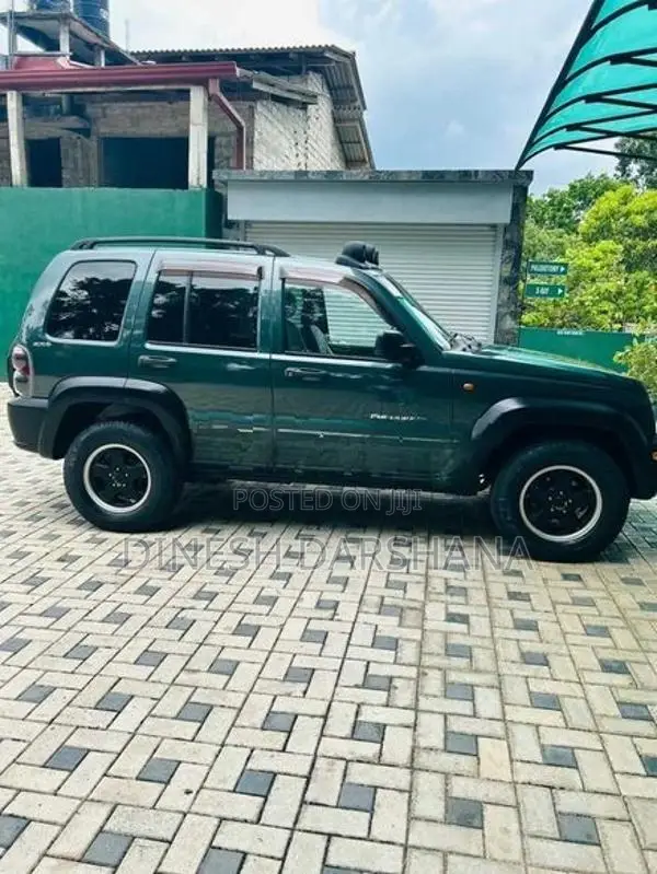 Jeep Cherokee 2004