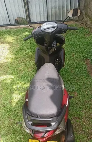 Yamaha Ray 2015
