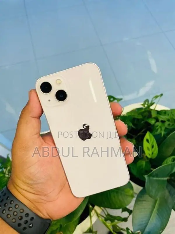 Apple iPhone 13 (Used)